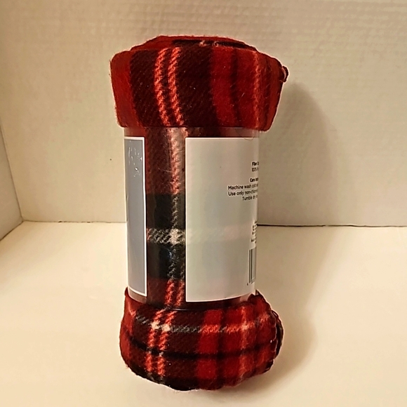 Comfort Bay Fleece Throw Blanket black & Red (50 x 60 in) - Picture 2 of 5